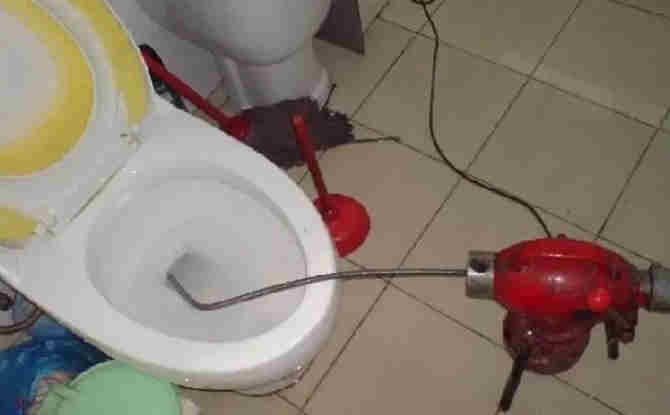 灵台马桶通下水